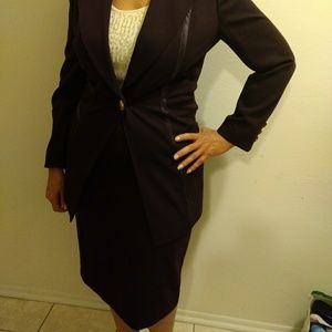 Escada Eggplant Skirt Suit size40 Like New